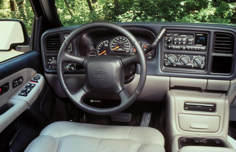  Chevrolet Tahoe 2000 года  (фото 33 из 57)